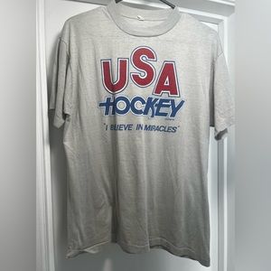 Men’s Vintage USA Hockey Tee